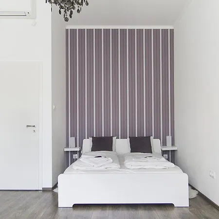 Bright 2Br&Ac Apt At Astoria Budapest Exterior photo