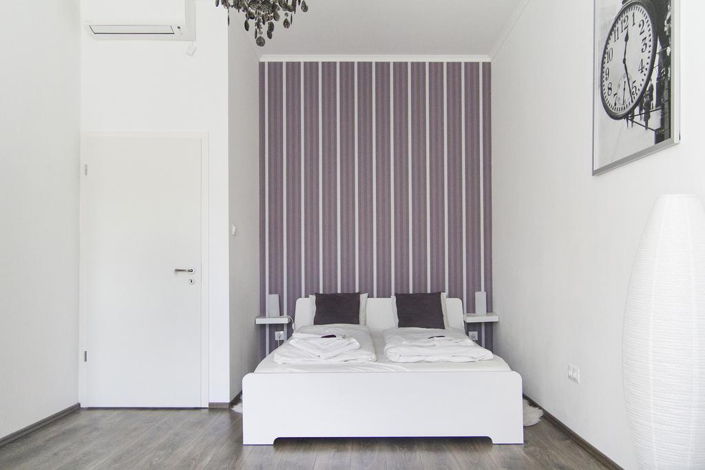 Апартаменти Bright 2br&ac At Astoria *
